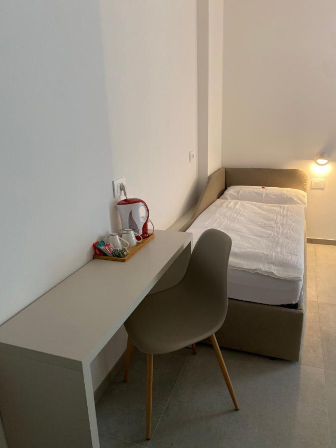 B&B Garda Home Nago Esterno foto